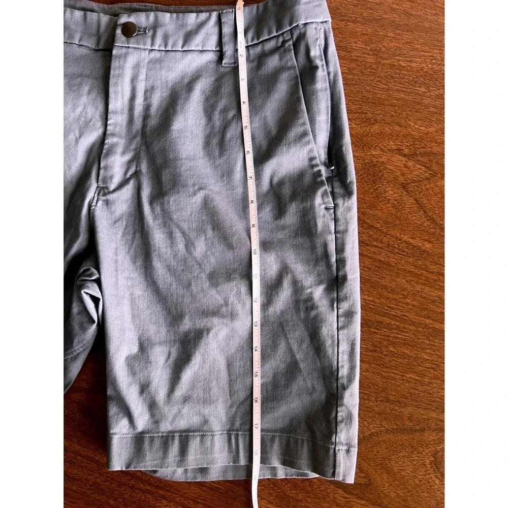 Lululemon Men's Commission Shorts Classic 9 inch inseam Size 32 Blue Athletic